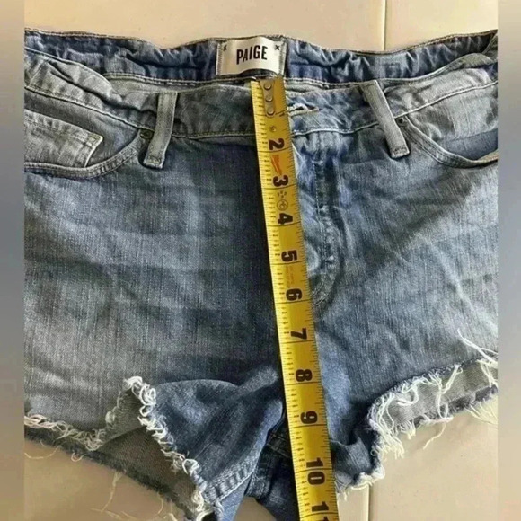 Paige Emmitt Shorts Size 28" Waist 3" Length Raw Hem Frayed Cut-off‎ denim - Picture 8 of 8